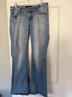 Women’s Southpole Bootcut Jeans - size 11